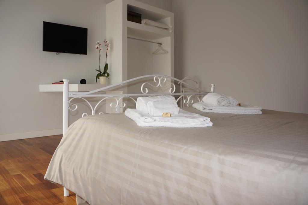 Bed and Breakfast Lullymia Кротоне Номер фото